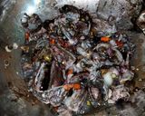 Foto langkah ke 4 dari resep Tumis Cumi hitam/ikan nos.