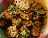कमल ककड़ी की सब्जी (lotus stam dry sabji recipe in Hindi) रेसिपी चरण 3 फोटो