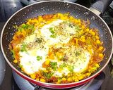 A picture of step 9 of Egg shakshuka.