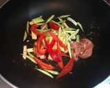 豬肉什錦蛋炒麵的食譜步驟2照片