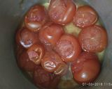 A picture of step 1 of Sindhi's tomato curry.