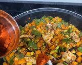 Foto del paso 5 de la receta: Paella de verduras y pollo aromático