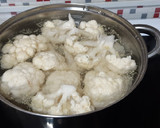 Foto del paso 1 de la receta: Coliflor gratinada con tomate y chorizo