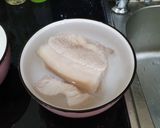 Hình bước làm 3 của món Thịt luộc nước dừa