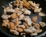 Foto del paso 2 de la receta Espaguetis de calabaza con pollo y setas