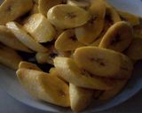 A picture of step 1 of Fried plantain.