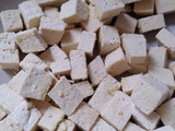 Tofu crujiente con arroz al curry
