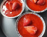 รูปขั้นตอนการทำที่ 2 ของ เค้กสตรอว์เบอร์รี่หน้านิ่ม🍰🍓 (สูตรหม้ออบลมร้อน)