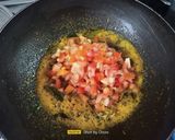 A picture of step 5 of Bread Upma.