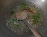 A picture of step 3 of Rava upma.