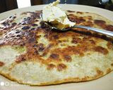 A picture of step 6 of Green dhania chutney parantha.