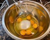 Foto del paso 4 de la receta: Bizcocho esponjoso con harina de coco y glaseado de licor de coco