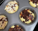 Foto langkah ke 8 dari resep Double Chocolate Cream Cheese Muffins.