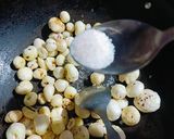 A picture of step 2 of Sweet Salty Makhana.