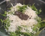 Foto del paso 2 de la receta: Pasta con salsa de trufa negra y rúcula