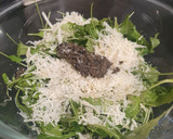 Foto del paso 2 de la receta: Pasta con salsa de trufa negra y rúcula