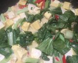 Foto langkah ke 3 dari resep Tumis Sawi Hijau Telur Asin dengan Bawang Putih Goreng.