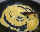 Foto langkah ke 5 dari resep Ayam Geprek &  Cheesy Scramble Egg.