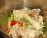 Foto del paso 3 de la receta: Pollo con macedonia