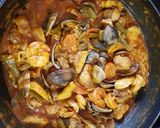 Foto del paso 6 de la receta: Arroz con pollo y almejas