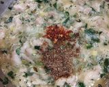 Foto del paso 2 de la receta: Tortilla de merluza con tostadas y crema de morrón