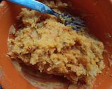 Foto langkah ke 3 dari resep Sweet Potato Cheese Bread.