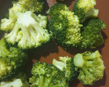 Foto del paso 1 de la receta: Brócoli con bechamel de roquefort con mambo