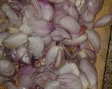 Foto langkah ke 2 dari resep Bawang goreng renyah.