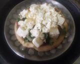 पनीर ओव्हरलोडेड चीझ पिझ्झा (paneer cheese pizza recipe in marathi) रेसिपी स्टेप 6 फोटो 