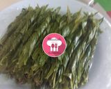 Foto langkah ke 3 dari resep Keripik daun singkong.