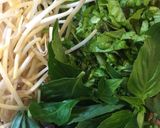 A picture of step 4 of Vegetarian Bún Bò Huế.