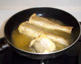 Foto del paso 6 de la receta Pescadilla frita con harina
