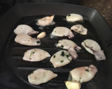 Foto del paso 4 de la receta: Calamaretti (chipirones) a la plancha sin más