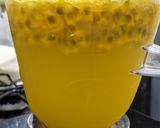 Foto del paso 4 de la receta: LIMONADA🍋 De Maracuyá con Soda...!