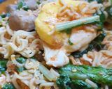 Foto langkah ke 3 dari resep Mie Instan Berkuah Bumbu Spesial.