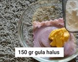 Foto langkah ke 2 dari resep Kue Semprit Sagu Pandan.
