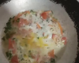 Foto langkah ke 3 dari resep Sup Telur Tomat.