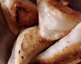 Foto del paso 4 de la receta: Triángulos de cerdo 🐷 crocantes tipo wonton 😋