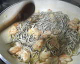 Foto del paso 3 de la receta: Ensalada templada de Gambón y gulas
