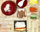 Foto langkah ke 1 dari resep Homemade Sushi Roll Futomaki isian utama sosis.