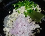 A picture of step 3 of 3 -layers chicken buns 😘😘.
