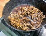 Une image de l'étape 14 de Sauté de veau aux champignons bruns.