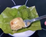 A picture of step 3 of Ka-Nhom-Tian Kaew, Stuffed Dough Pyramid Dessert.