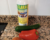 Foto del paso 1 de la receta: Tortilla de claras con cebolla, pimiento rojo y calabacín