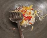 Foto langkah ke 2 dari resep Blustru Telur Tomat.