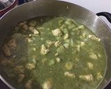 Foto del paso 5 de la receta: Pollo en salsa verde, arroz rojo, cebolla curtida, pico de gallo y guacamole 🥑 (a mi manera)