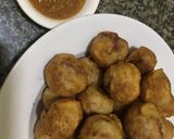 Hình bước làm 2 của món Cho bé món thịt viên chiên giòn với sốt miso