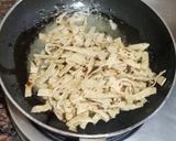 A picture of step 2 of Leftover chapati bhel.