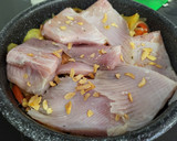 Foto del paso 2 de la receta: Raya con verduras al horno