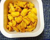 A picture of step 4 of Cheese pizza roll Mathri.